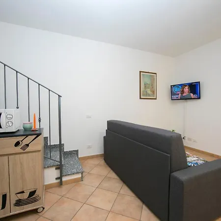 Holiday home Laveno-mombello Sleeps 6