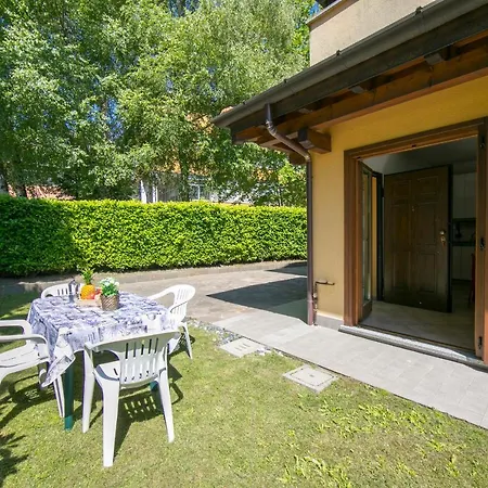 Laveno-mombello Sleeps 6