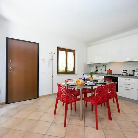 Holiday home Laveno-mombello Sleeps 6