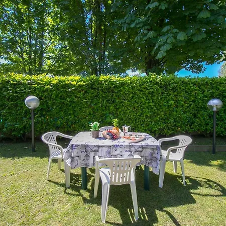 Holiday home Laveno-mombello Sleeps 6