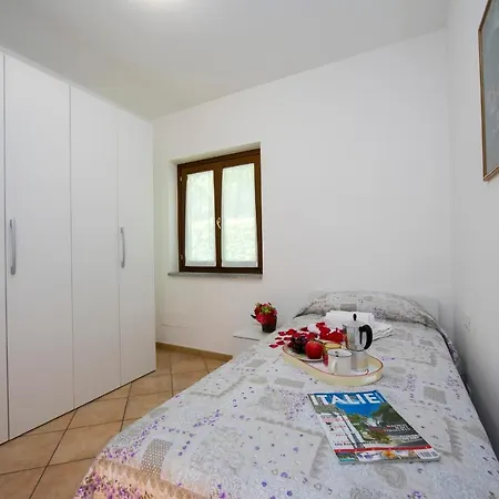 Holiday home Laveno-mombello Sleeps 6 *